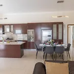 Pa7 Private 7 Bedroom