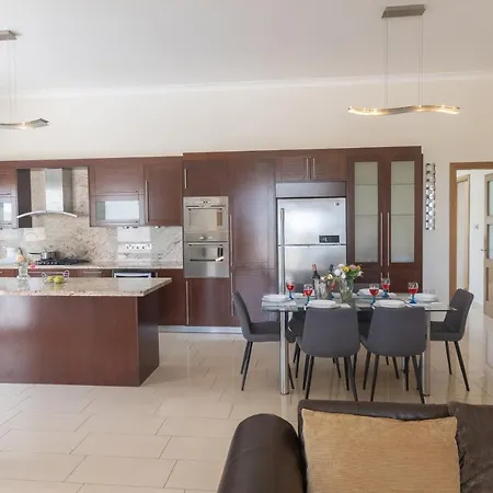 Pa7 Private 7 Bedroom