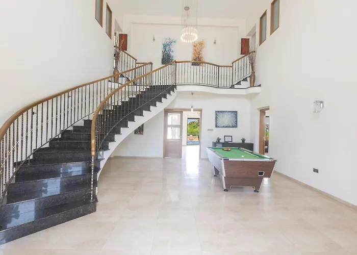 Pa7 Private 7 Bedroom * Protaras